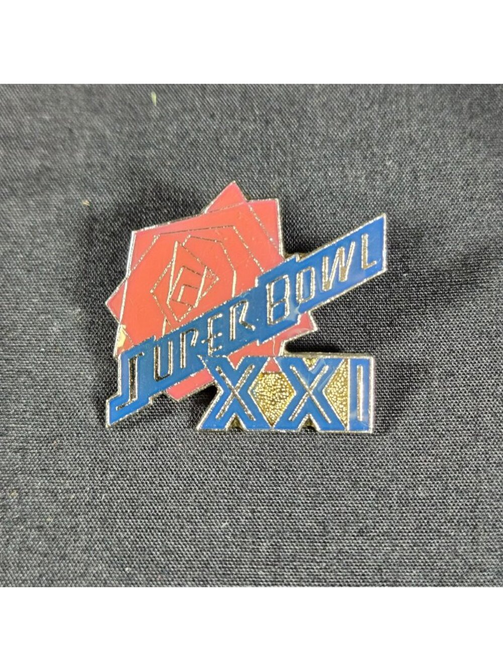 Super Bowl XXI Rose Logo Collectible Enamel Lapel Pin 1987 NFL Official Licensed